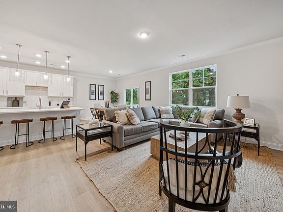 5th image of 12 Avonwoods Ct