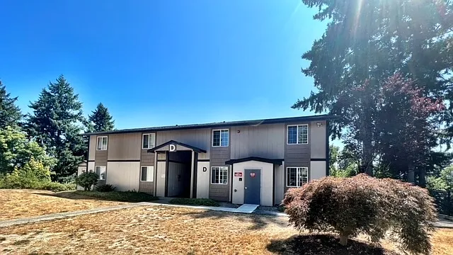1628 Trenton Ave — Photo 3