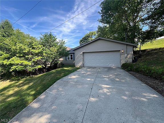 3rd image of 704 N 18th St