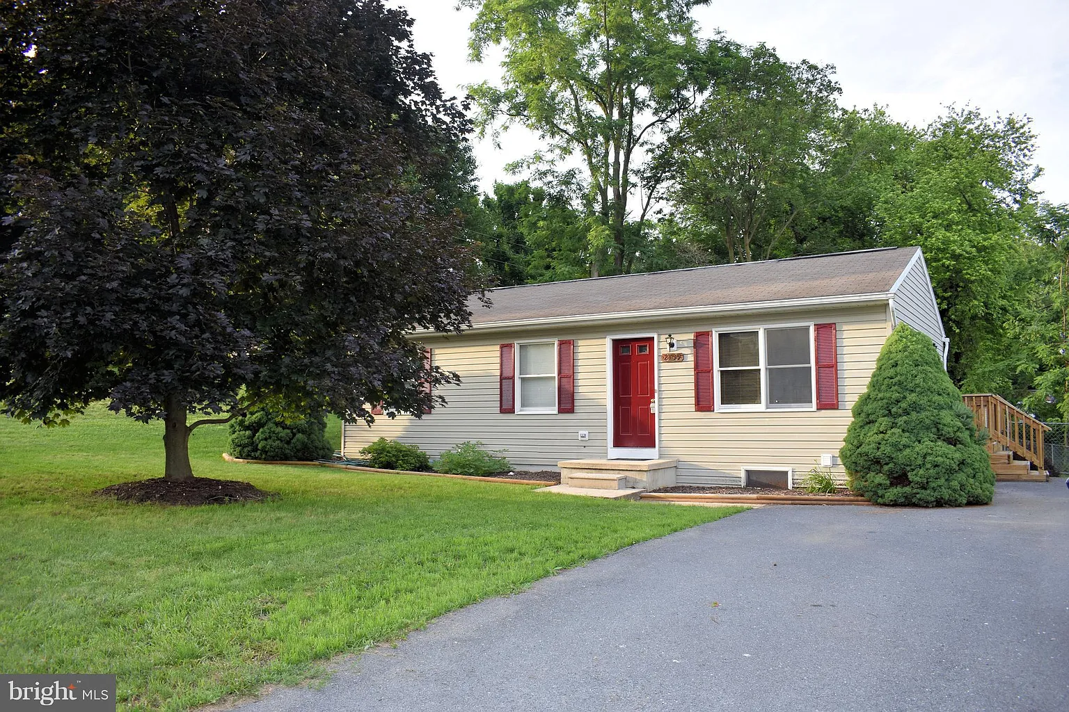 2739 Falling Spring Rd photo 1