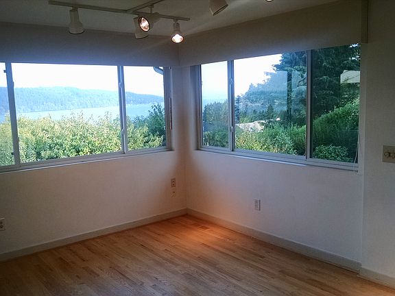 4th image of 16252 38th Ave NE