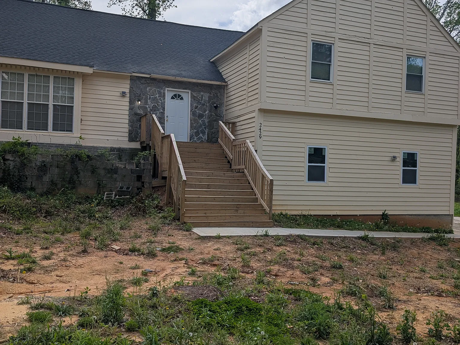 7 bed, 3200 sqft, $3,750 — Photo 4