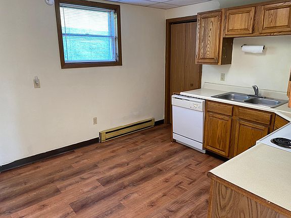 4th image of 832 Naomi St