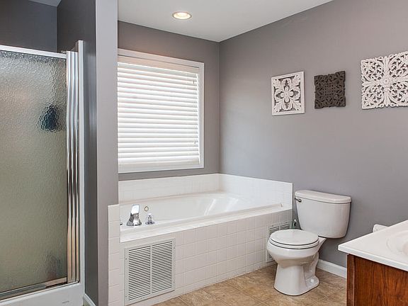 5th image of 3432 Island Bay Way