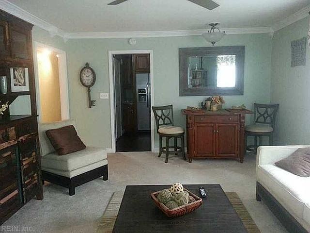 LIVINGROOM