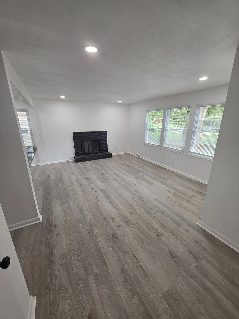 Fully Renovated 3 bed 2 bath Home — Photo 2