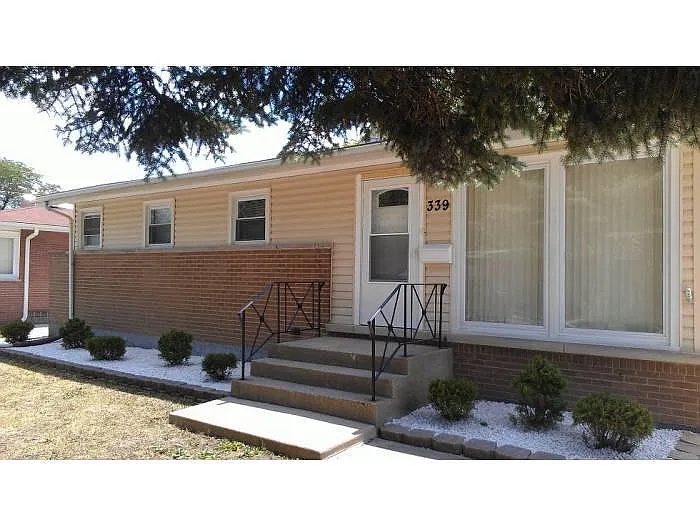 339 E Myrick Ave photo 1