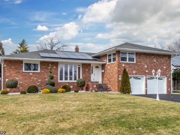 1030 Georgian Dr, Linden City, NJ 07036