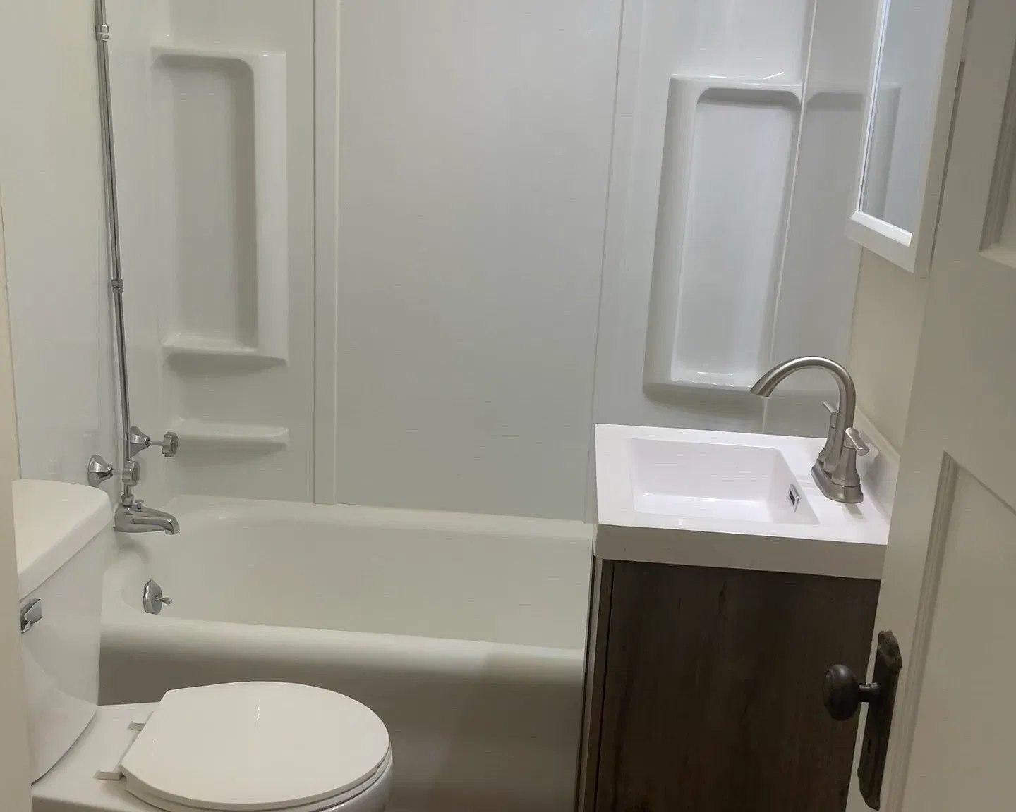 3 bed, 1624 sqft, $2,496 — Photo 3