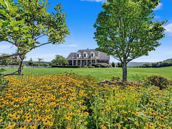 2381 Cherry Hill Rd, Clarks Summit, PA 18411