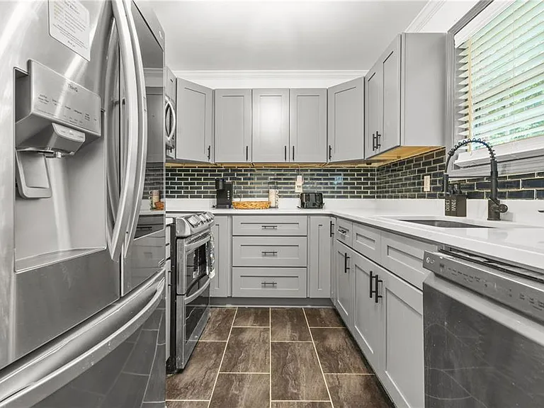 545 Elmwood Rd NW #A & B — Photo 5