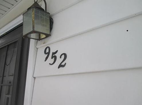 3rd image of 952 E Garfield Ave