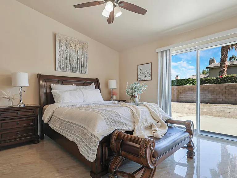 45930 Las Colinas — Photo 13