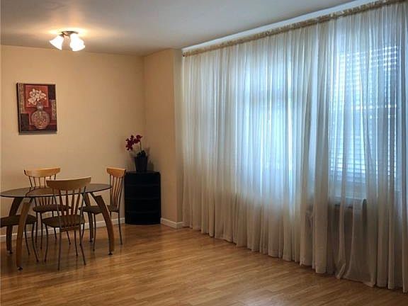 4th image of 2940 W 5th St #2M