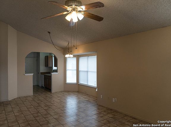 2nd image of 760 Garden Meadow Dr