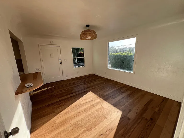 1134 N Coronado St #1/2 — Photo 4