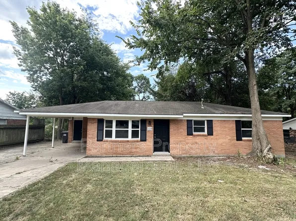 2409 Cottonwood Pl, Springdale, AR 72762