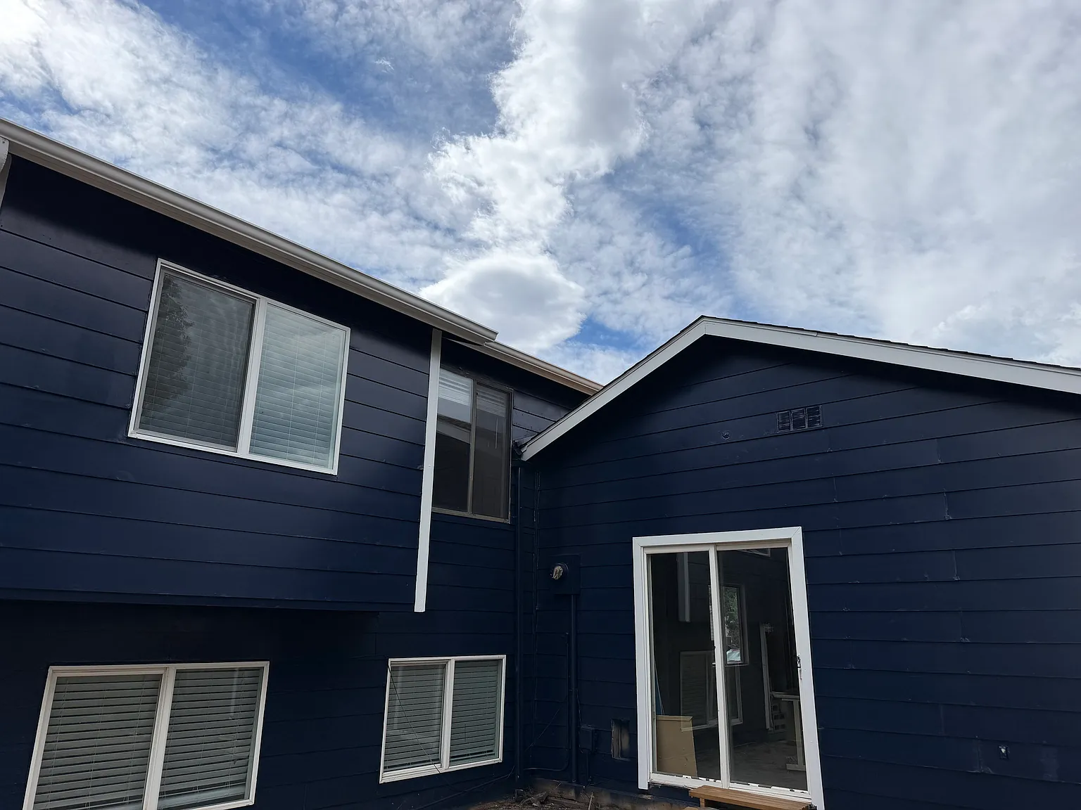 3 bed, 1342 sqft, $2,100 — Photo 2
