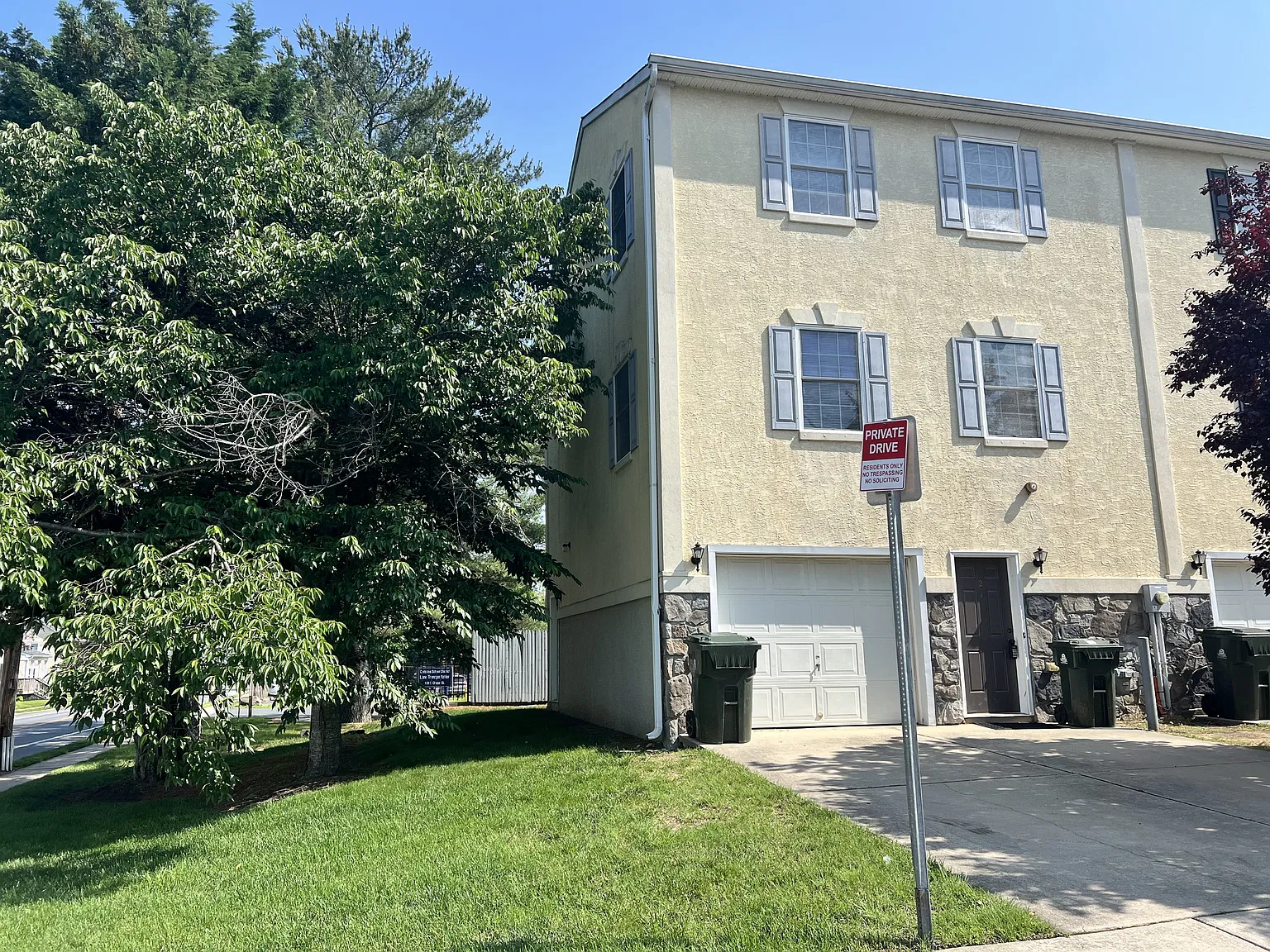 2 Cochran Way — Photo 1