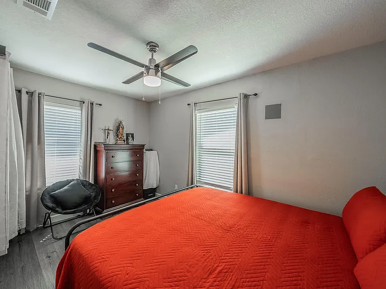 4506 Roberts Ave — Photo 11