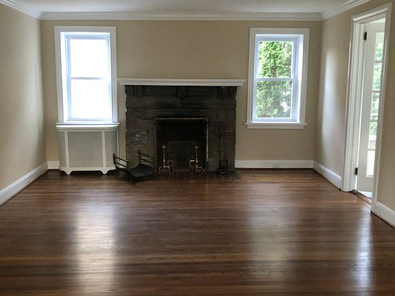 3rd image of 1019 Childs Ave