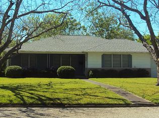 505 N Exchange St, Weimar, TX 78962