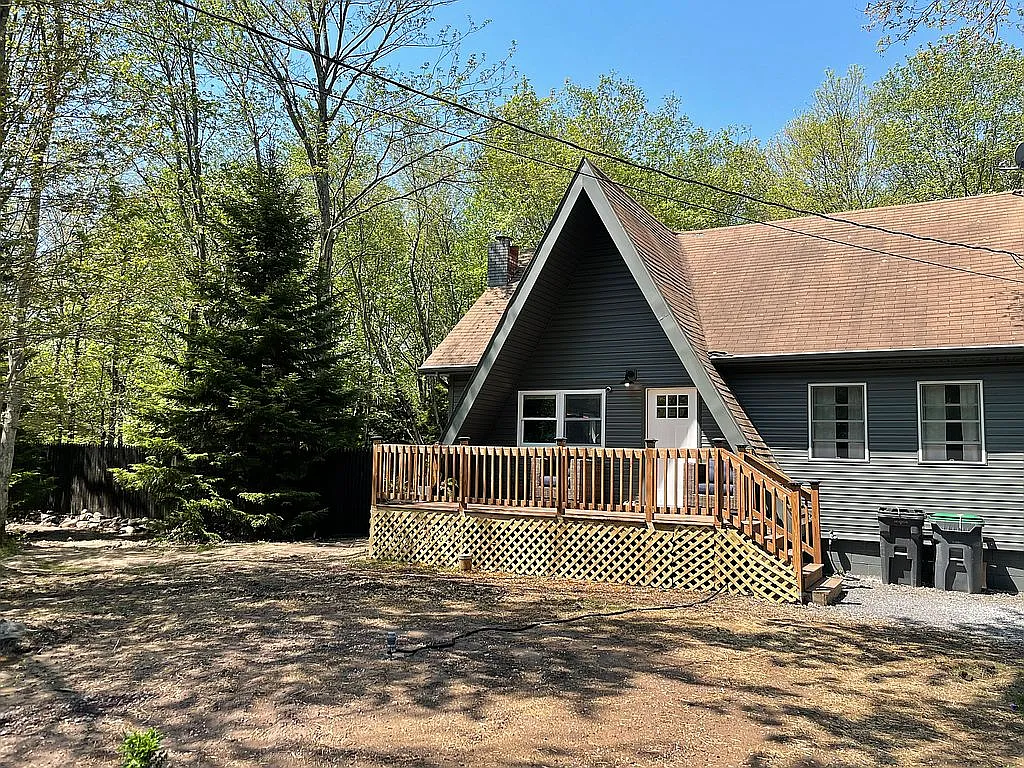 2237 Vacation Ln photo 1