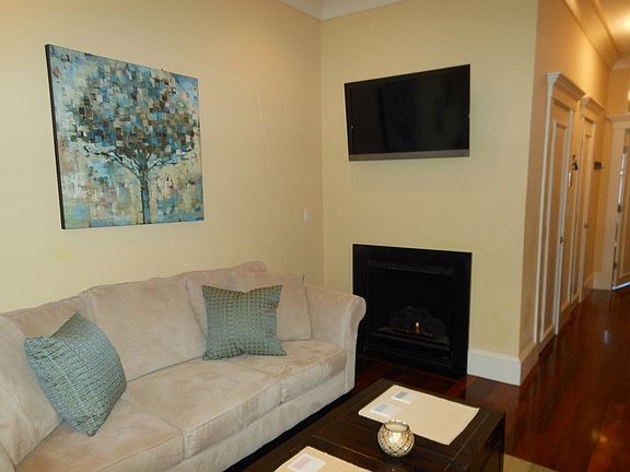 4th image of 584 E 7th St #2