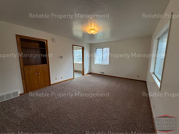 2nd image of 184 4th St #184