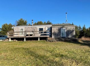 32 Edgewood Ln, Brooksville, ME 04617