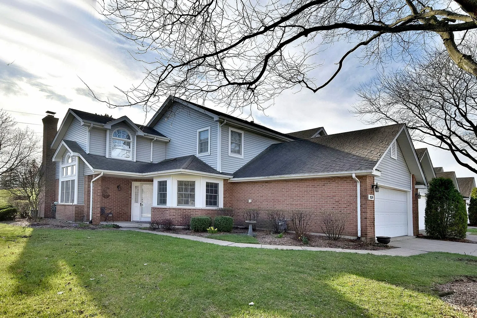 8539 Sandalwood Dr photo 1