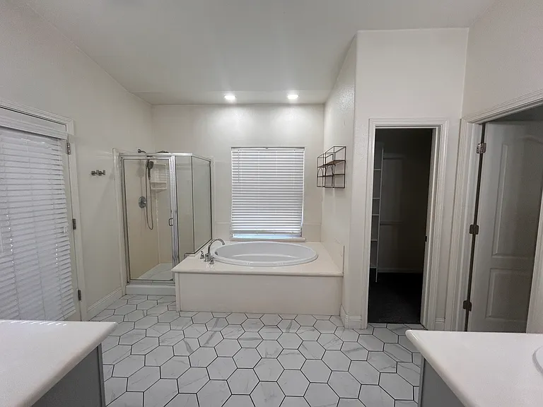 1519 W Castoro Way — Photo 13