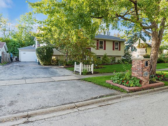 3rd image of 416 Greenview Dr