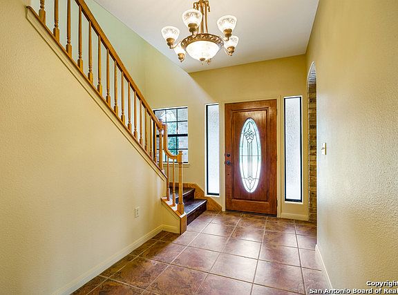 3rd image of 1428 Country Hills Dr