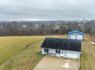 20216 Kruse Ln, Sherrill, IA 52073