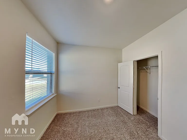 421 Micah Ln — Photo 12