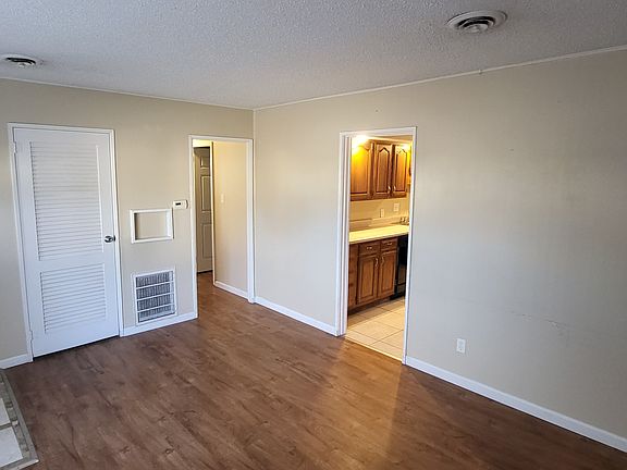 3rd image of 1944 Joy Ave