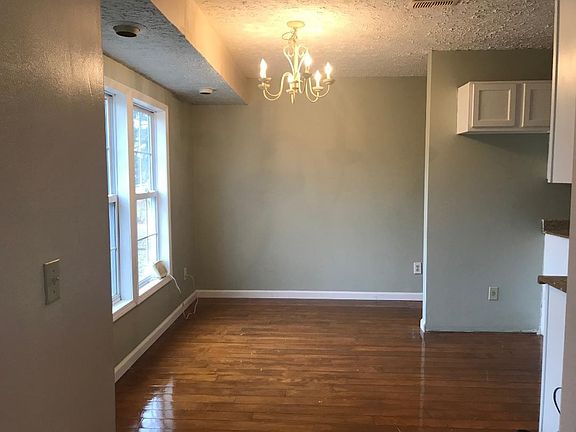 2nd image of 200 Jones Ave