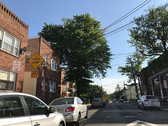 3rd image of 153 Leslie St