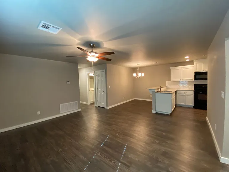 1503 Macalpine St — Photo 9