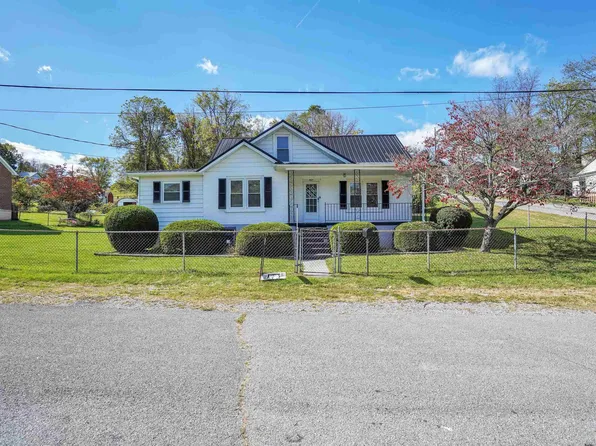 402 Draper Ave, Pulaski, VA 24301