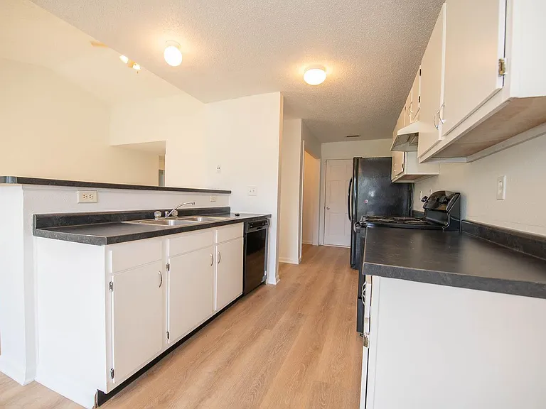 9661 Trail Dr — Photo 12