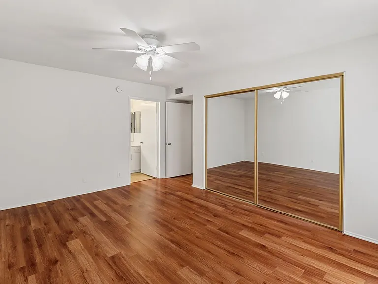 1619 S Bentley Ave — Photo 19