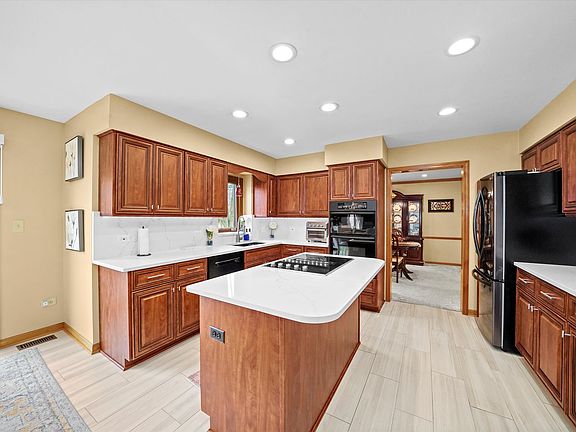 3rd image of 18 Newgate Ave