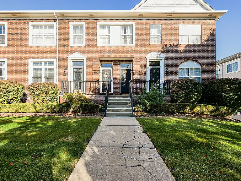 14520 Vauxhall Dr — Photo 18