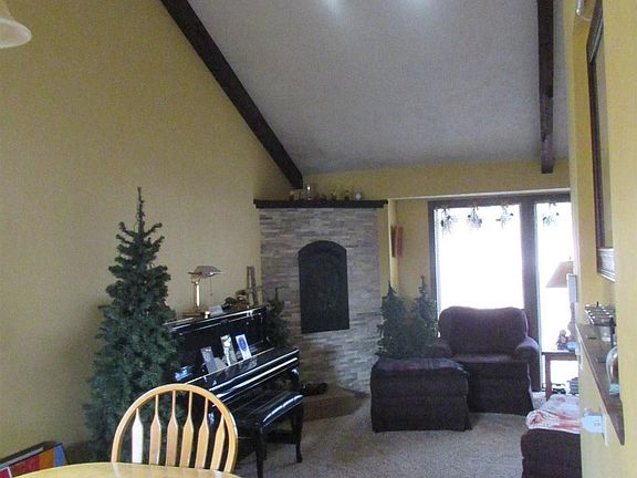 3rd image of 210 Merwood St