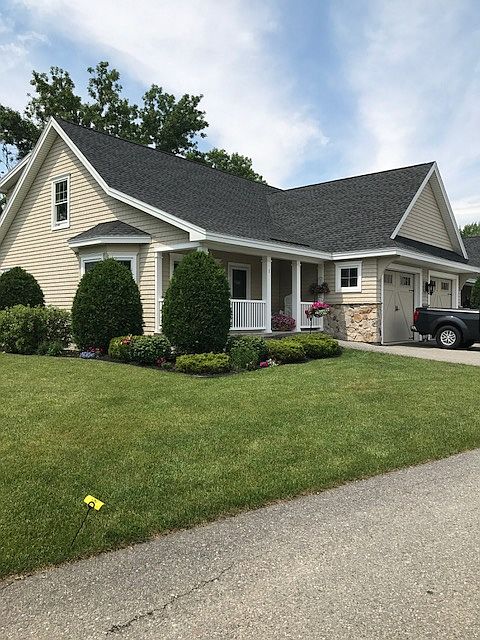 2nd image of 3 Colton Ln