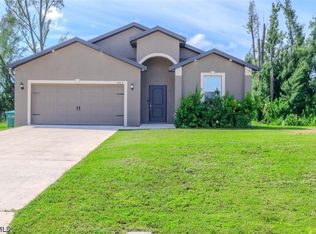 2902 NW 10th Ter, Cape Coral, FL 33993