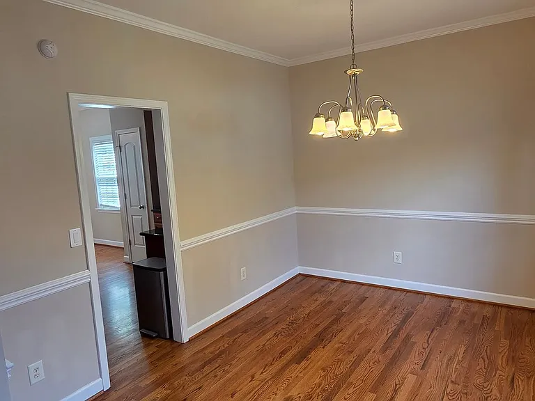4049 Clinard Ave — Photo 5