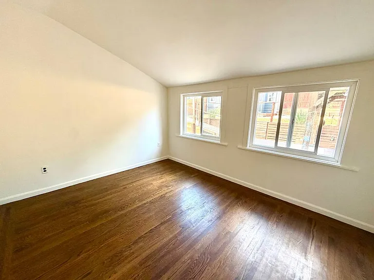 2611 Coolidge Ave — Photo 11